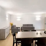 Casa Iris 2 *