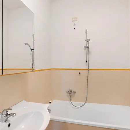 Casa Iris 2 * サンレモ